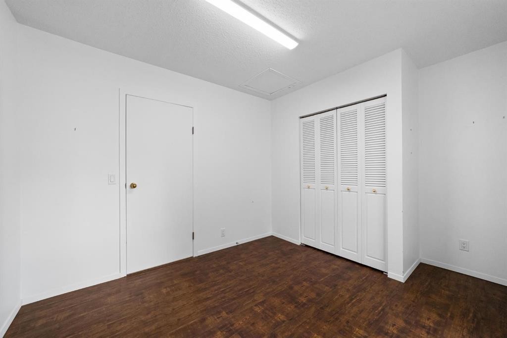 6210 53 Avenue, Camrose, AB - Indoor Photo Showing Other Room