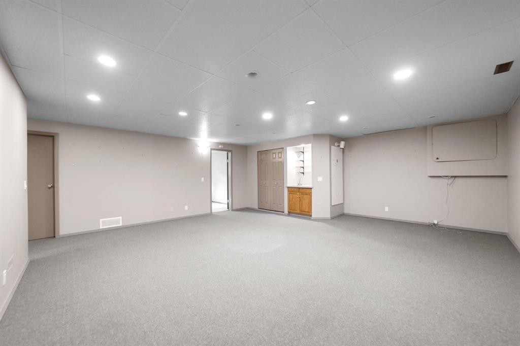 6210 53 Avenue, Camrose, AB - Indoor Photo Showing Basement
