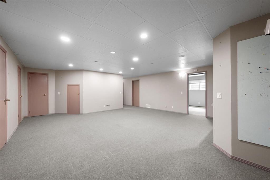 6210 53 Avenue, Camrose, AB - Indoor
