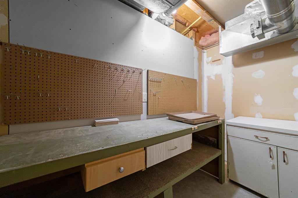 6210 53 Avenue, Camrose, AB - Indoor