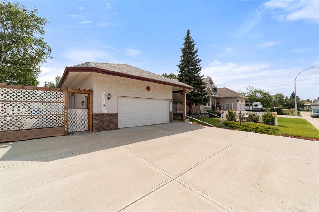 6210 53 Avenue, Camrose, AB - Outdoor
