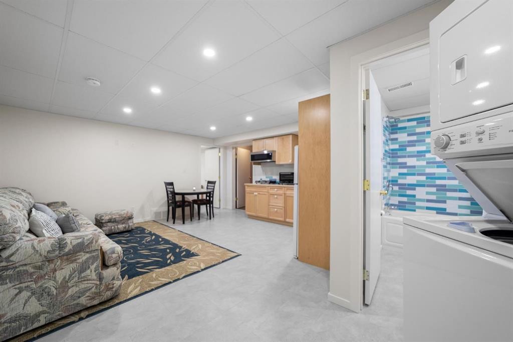 6210 53 Avenue, Camrose, AB - Indoor