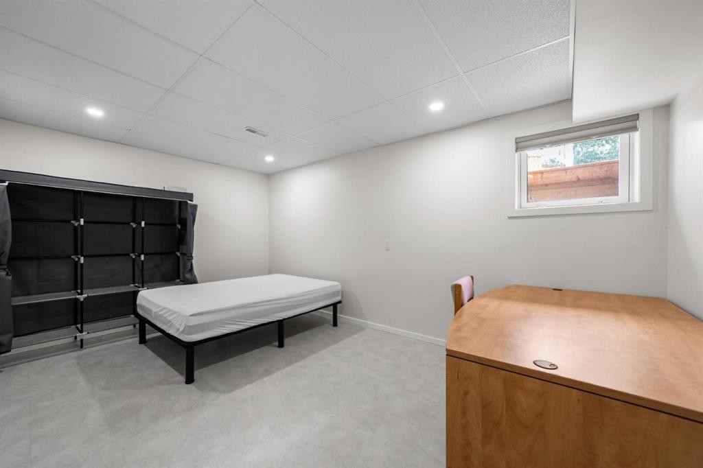 6210 53 Avenue, Camrose, AB - Indoor
