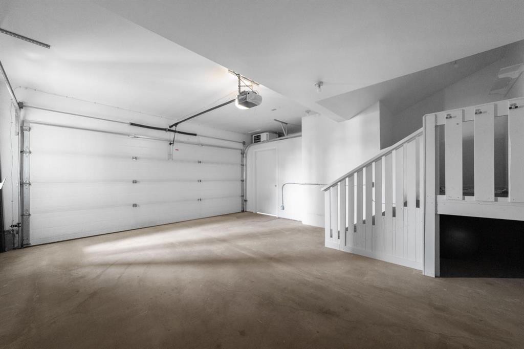 6210 53 Avenue, Camrose, AB - Indoor Photo Showing Garage