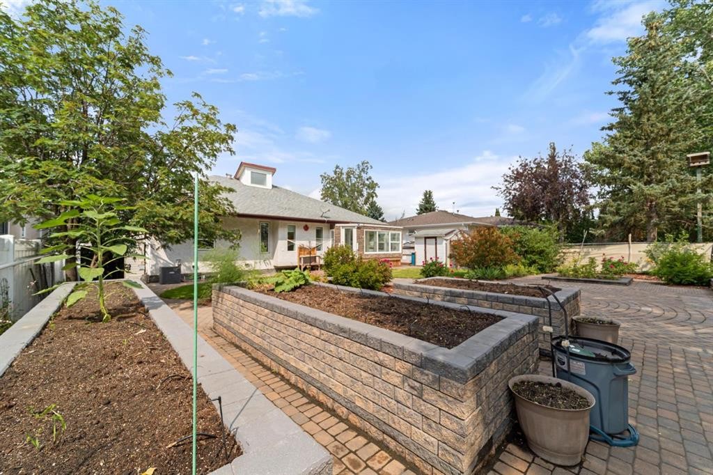 6210 53 Avenue, Camrose, AB - Outdoor