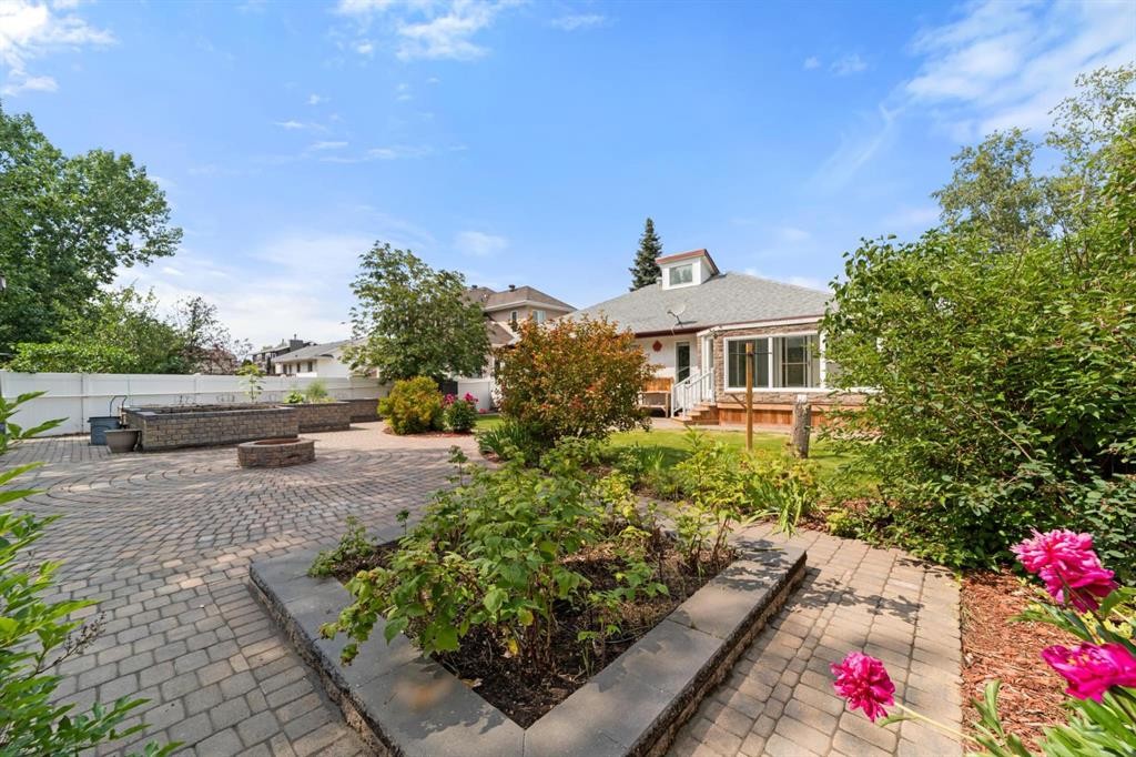 6210 53 Avenue, Camrose, AB - Outdoor
