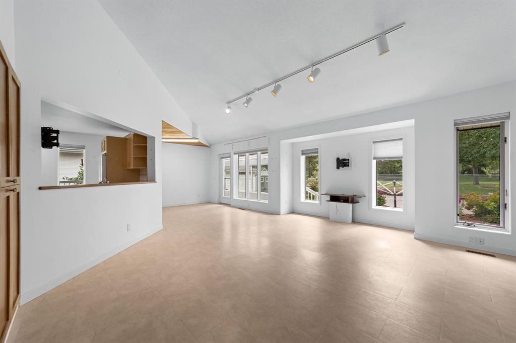 6210 53 Avenue, Camrose, AB - Indoor