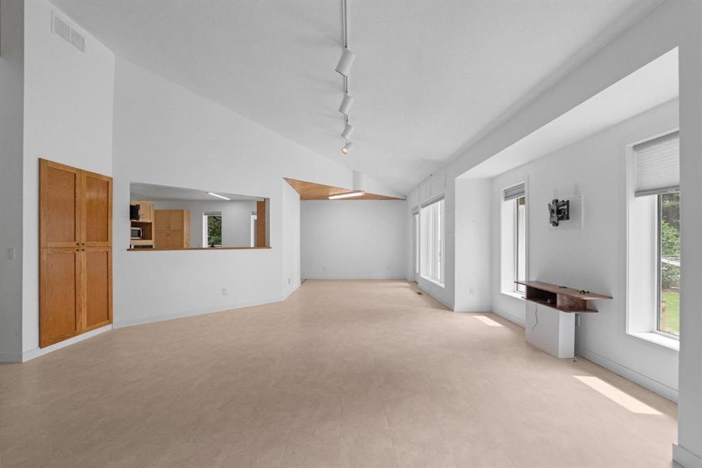 6210 53 Avenue, Camrose, AB - Indoor Photo Showing Other Room