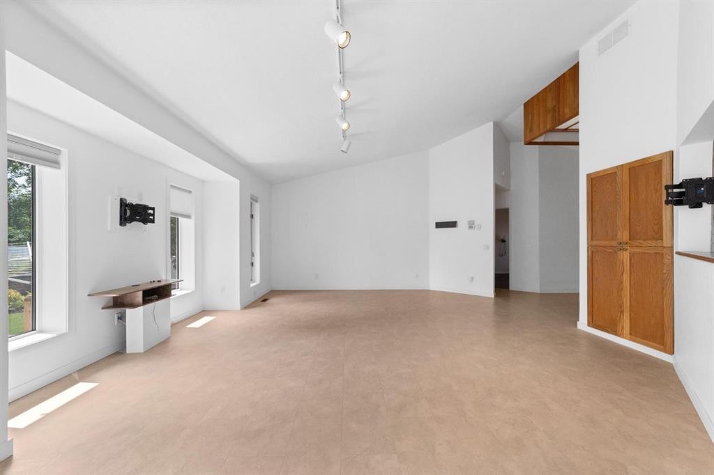 6210 53 Avenue, Camrose, AB - Indoor Photo Showing Other Room