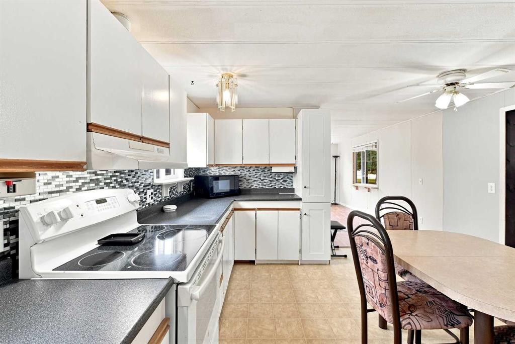 #9-5235 50 Street, Caroline, AB
