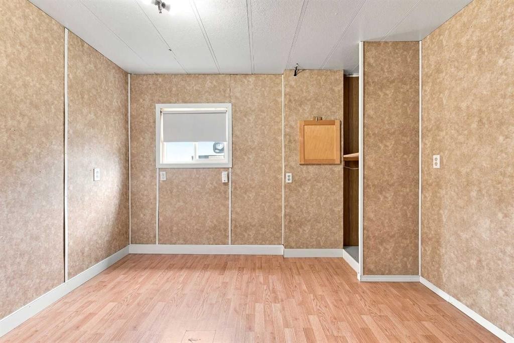 #9-5235 50 Street, Caroline, AB