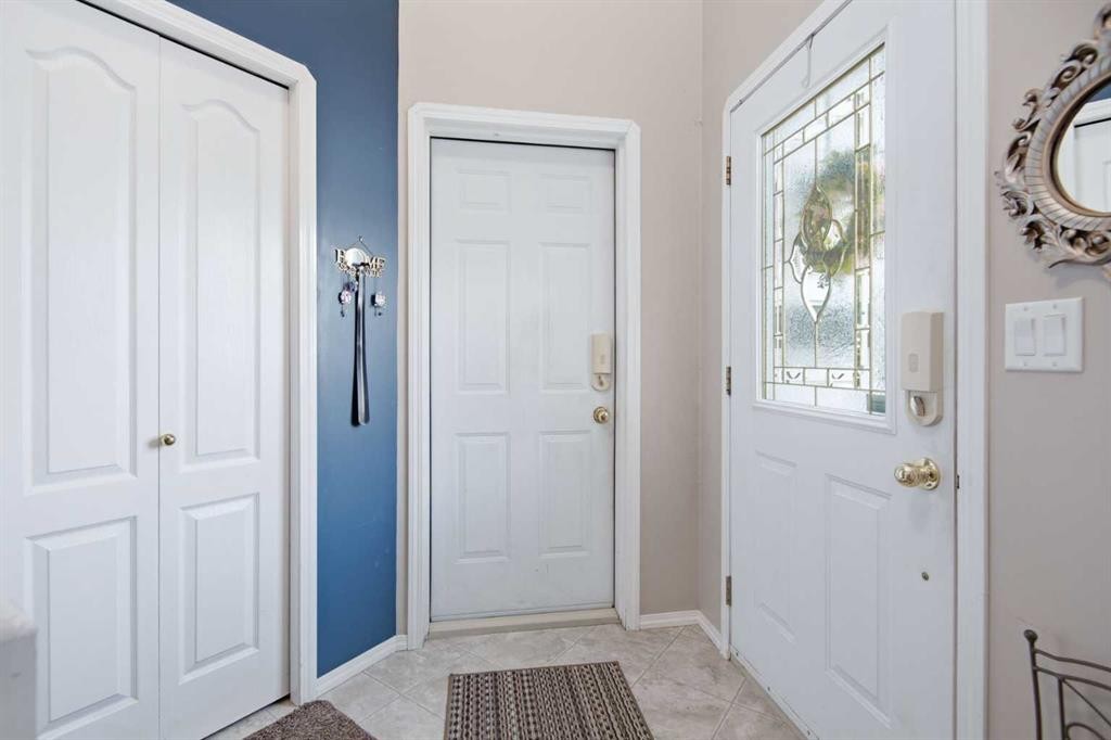 98 Duval Crescent, Red Deer, AB - Indoor Photo Showing Other Room