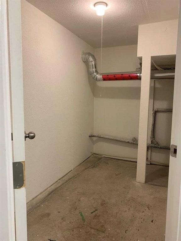 6014 56 Avenue, Red Deer, AB - Indoor