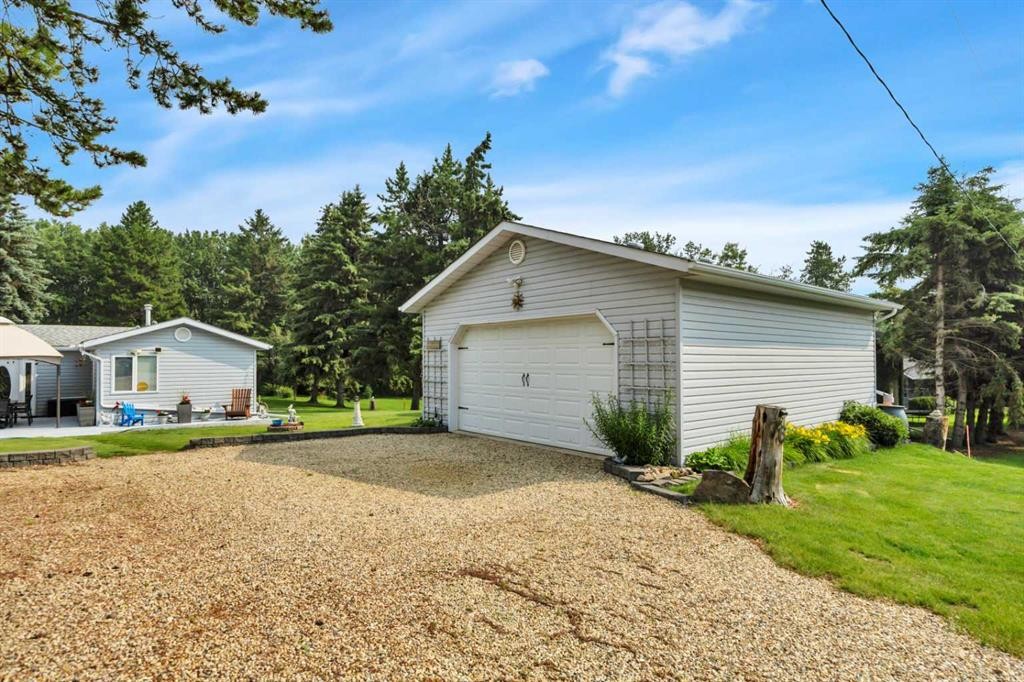 76 Buskmose Drive, Grandview, AB - Outdoor With Exterior