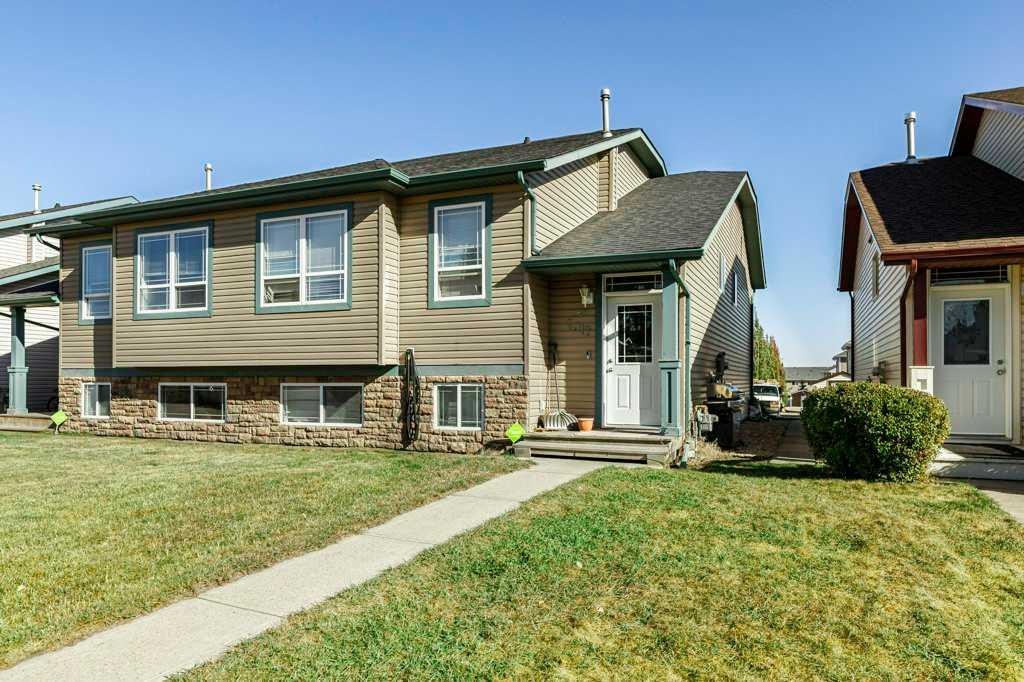 7017 Deer Street, Lacombe, AB - Outdoor With Facade