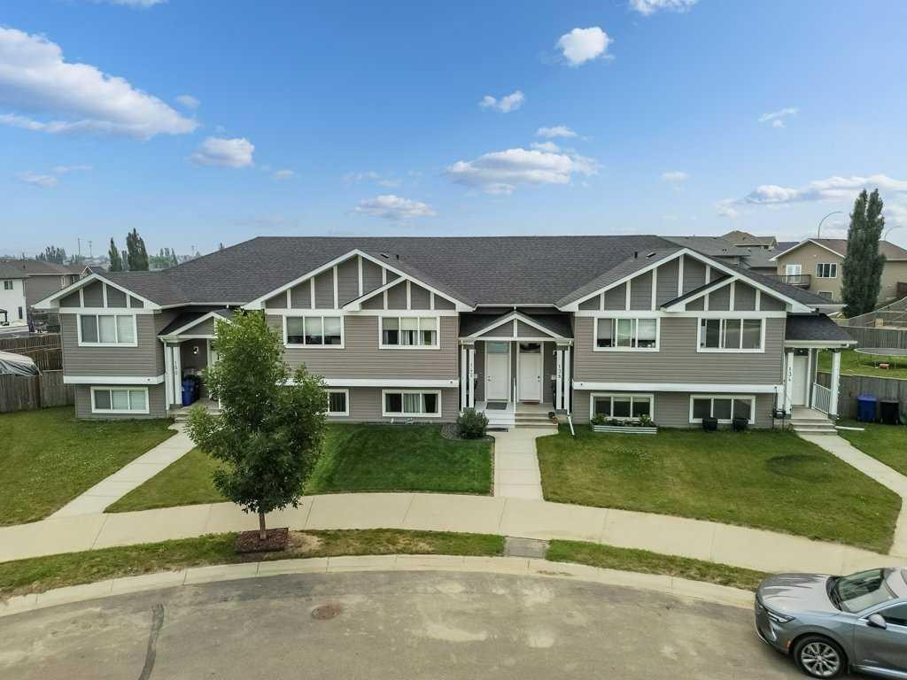 142 Ava Crescent, Blackfalds, AB - Outdoor With Facade