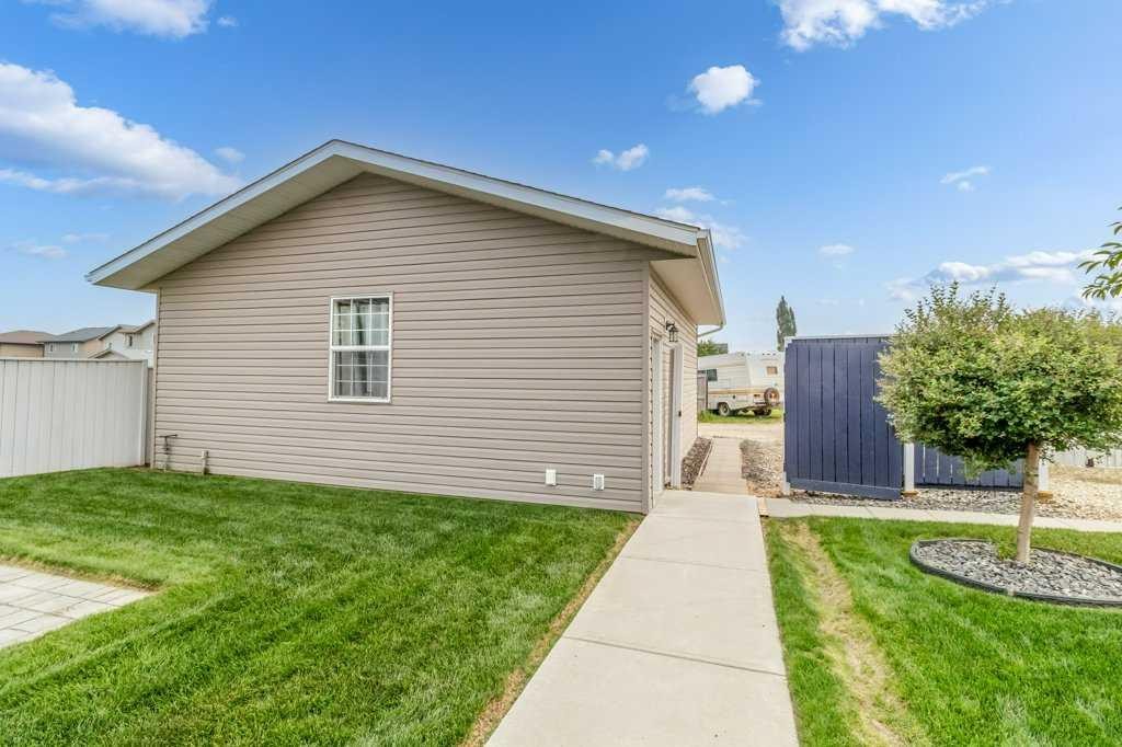 142 Ava Crescent, Blackfalds, AB - Outdoor