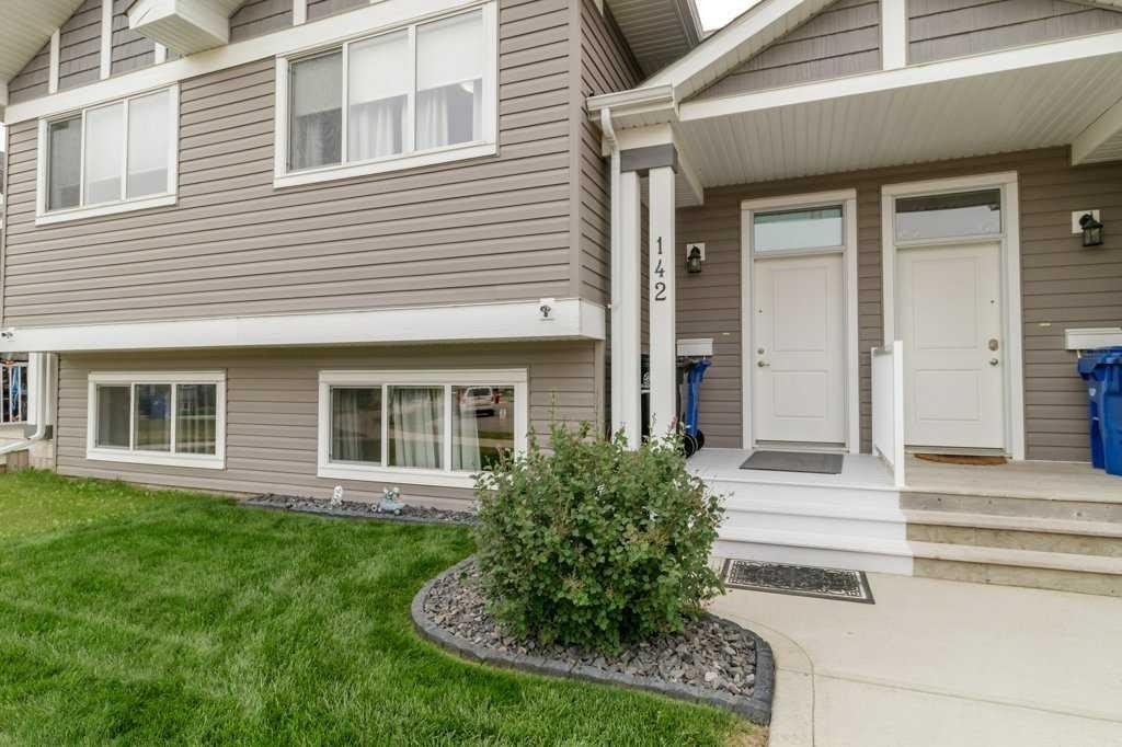 142 Ava Crescent, Blackfalds, AB - Outdoor With Facade