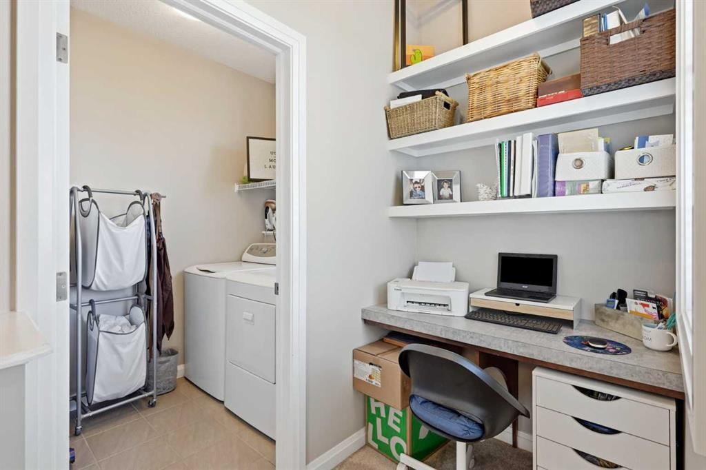 3204 Abbott Crescent Sw, Edmonton, AB - Indoor Photo Showing Laundry Room