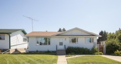 3706 51 Avenue Innisfail, AB T4G 1H6