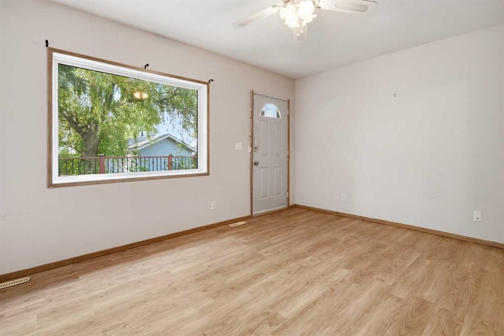 4625 48 Street, Red Deer, AB - Indoor Photo Showing Other Room
