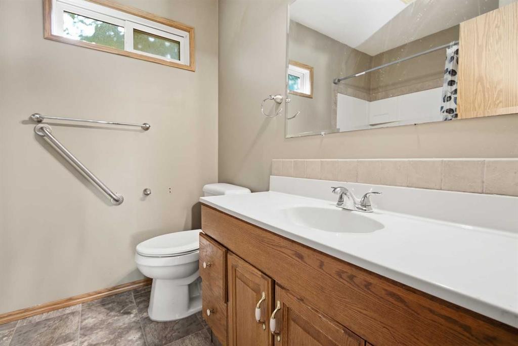 4625 48 Street, Red Deer, AB - Indoor Photo Showing Bathroom