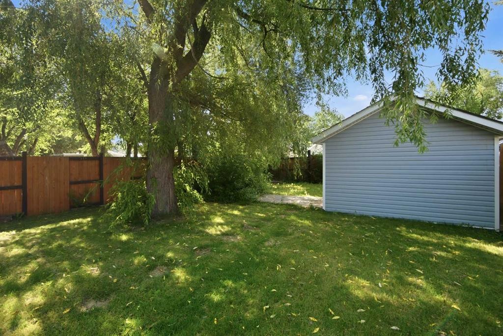 4625 48 Street, Red Deer, AB - Outdoor