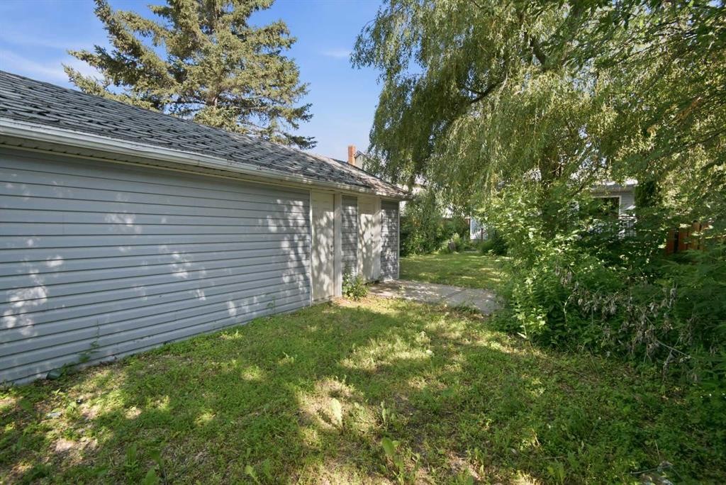 4625 48 Street, Red Deer, AB - Outdoor