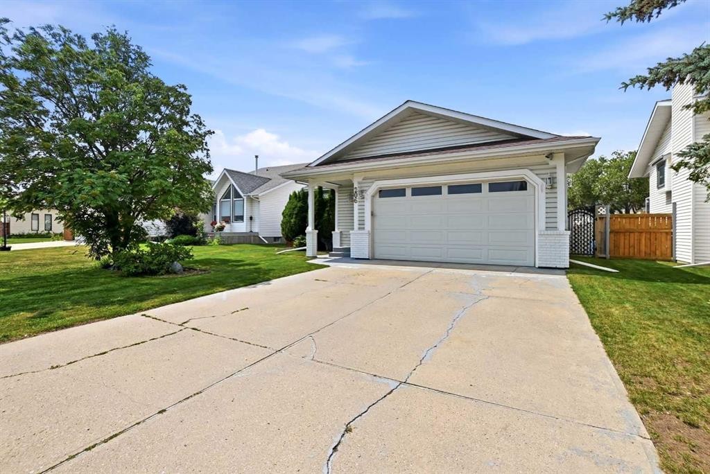 206 Davison Drive, Red Deer, AB - Outdoor