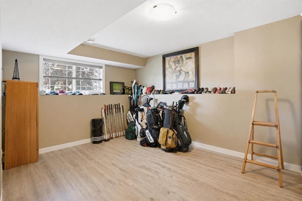 144 Bowman Circle, Sylvan Lake, AB - Indoor Photo Showing Other Room