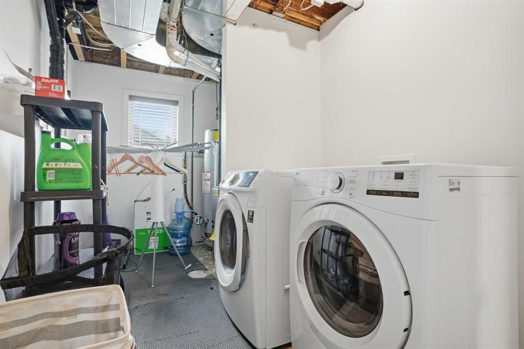 144 Bowman Circle, Sylvan Lake, AB - Indoor Photo Showing Laundry Room