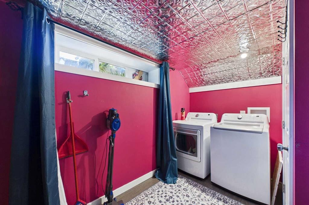 701-4719 33 Street, Red Deer, AB - Indoor Photo Showing Laundry Room