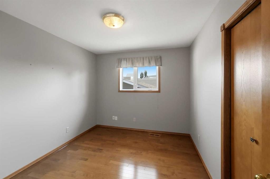 90 Duncan Crescent, Red Deer, AB - Indoor Photo Showing Other Room