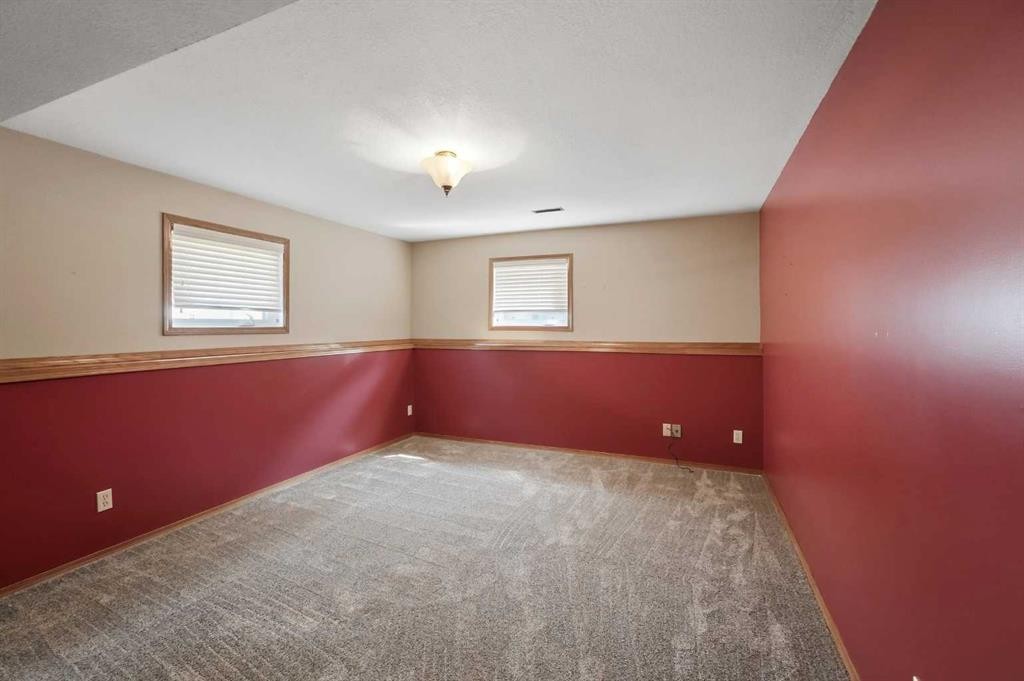 90 Duncan Crescent, Red Deer, AB - Indoor Photo Showing Other Room