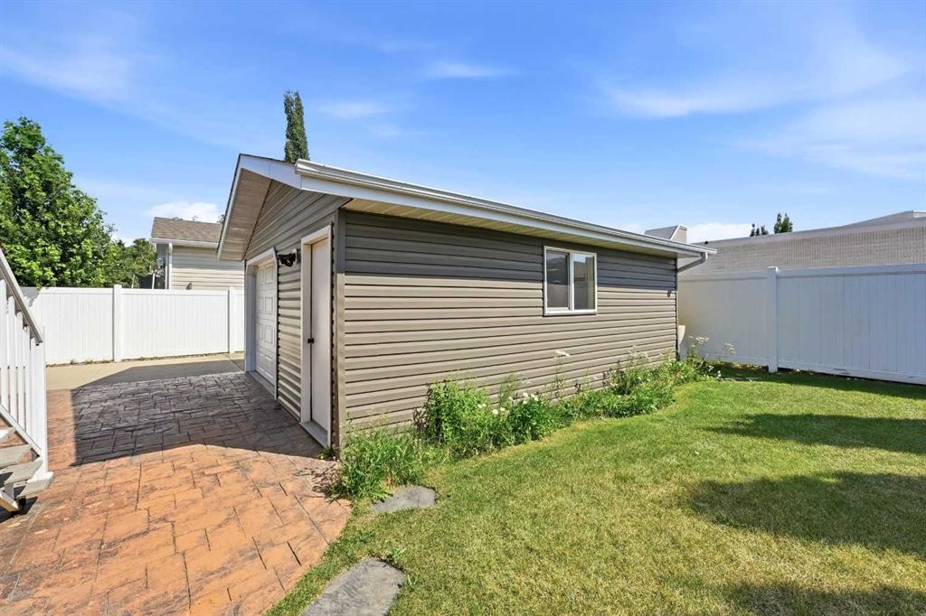 90 Duncan Crescent, Red Deer, AB - Outdoor