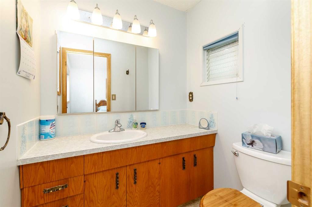 88 Mccullough Cresent, Red Deer, AB - Indoor Photo Showing Bathroom
