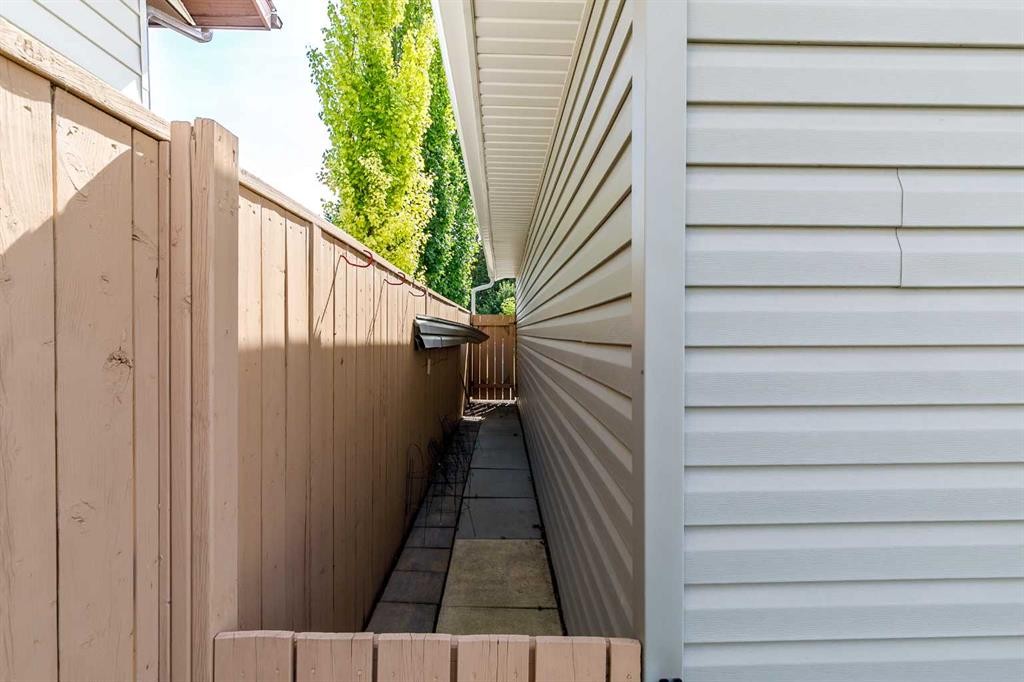 88 Mccullough Cresent, Red Deer, AB - Outdoor With Exterior