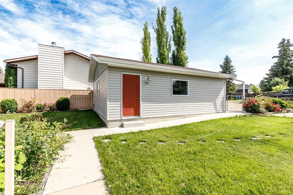88 Mccullough Cresent, Red Deer, AB - Outdoor