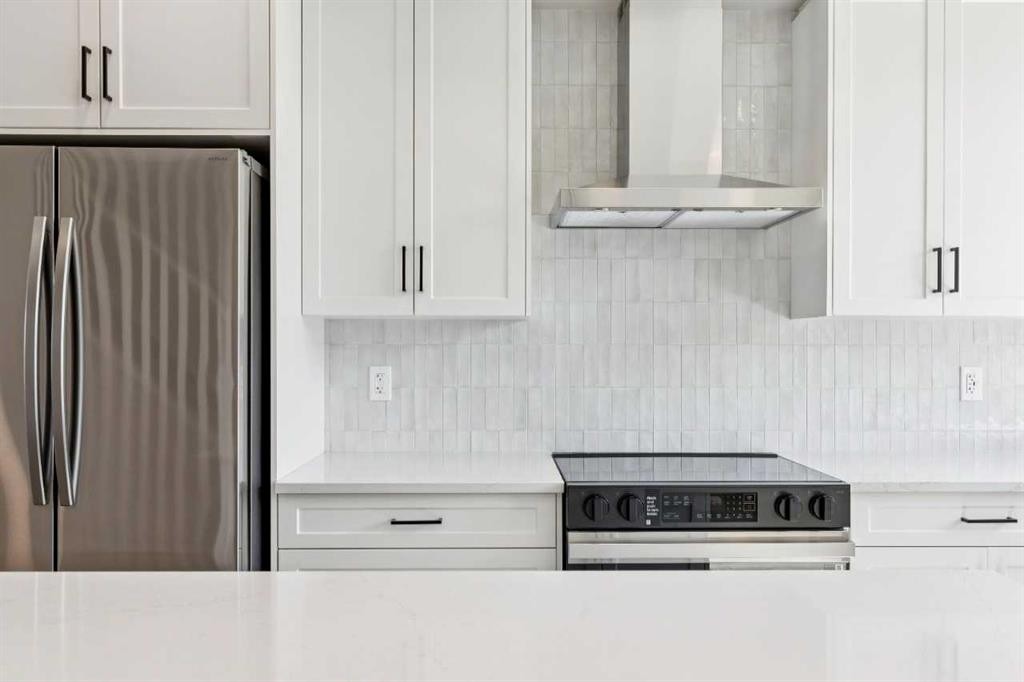 45 Silverton Glen Way Sw, Calgary, AB - Indoor Photo Showing Kitchen With Upgraded Kitchen