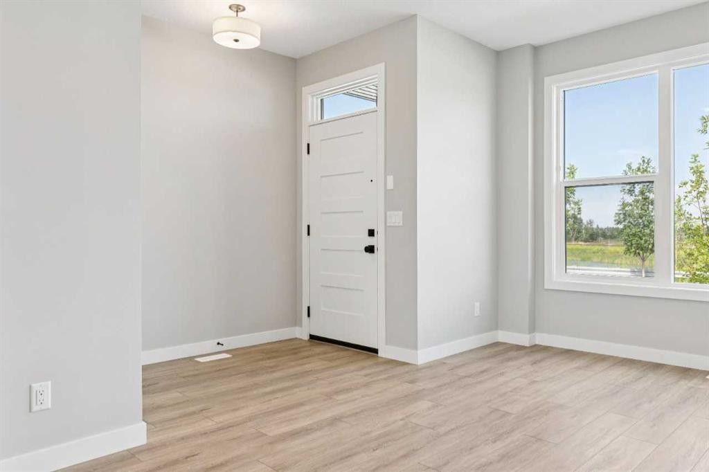 45 Silverton Glen Way Sw, Calgary, AB - Indoor Photo Showing Other Room