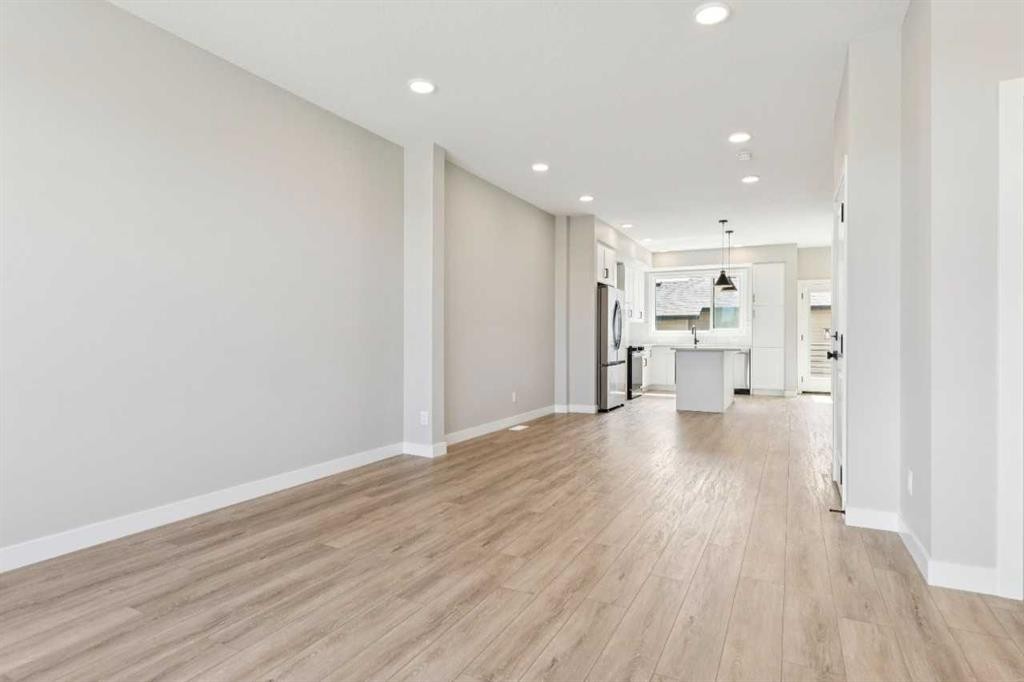 45 Silverton Glen Way Sw, Calgary, AB - Indoor Photo Showing Other Room