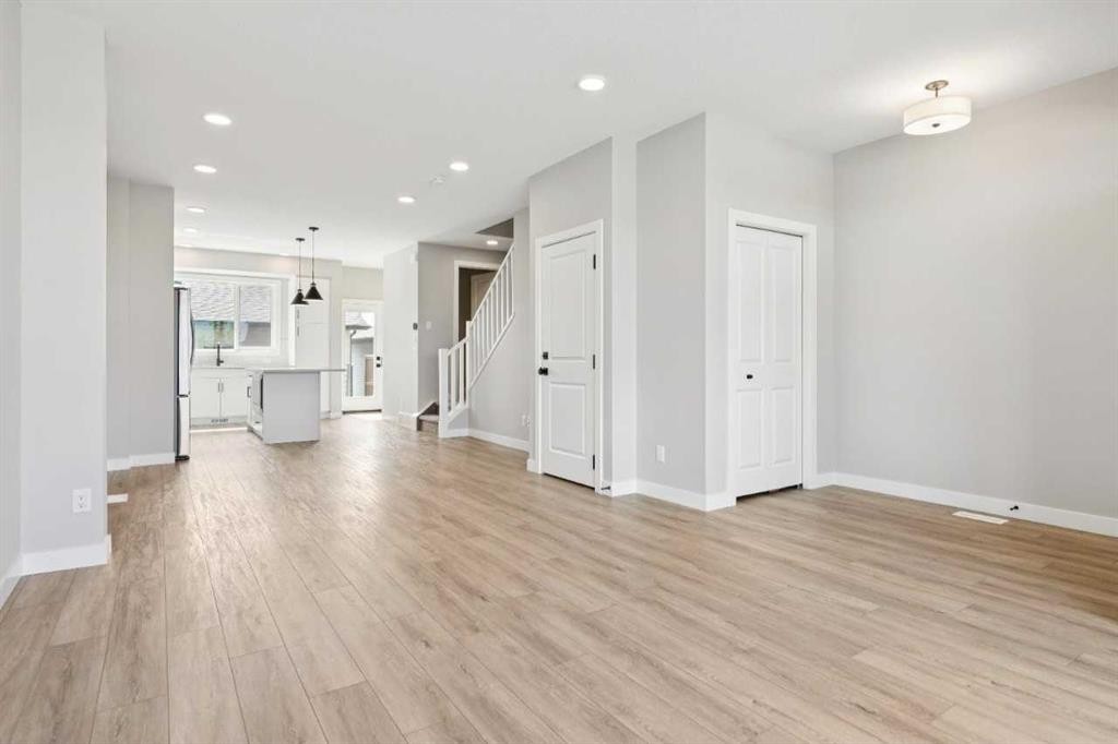 45 Silverton Glen Way Sw, Calgary, AB - Indoor Photo Showing Other Room