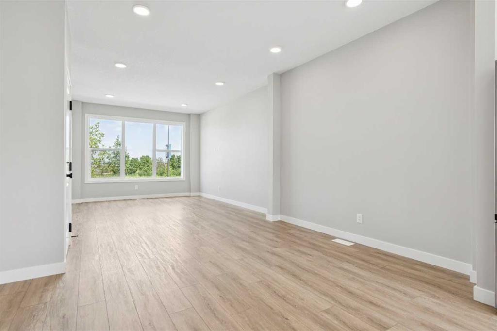 45 Silverton Glen Way Sw, Calgary, AB - Indoor Photo Showing Other Room