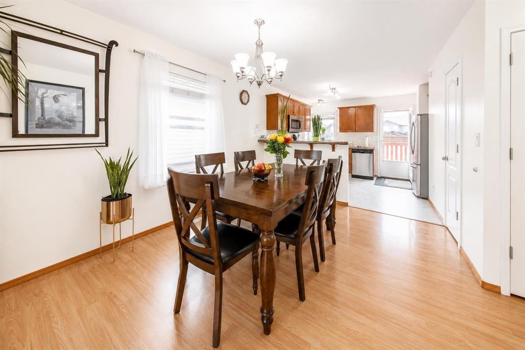 138 Lanterman Close, Red Deer, AB - Indoor Photo Showing Dining Room
