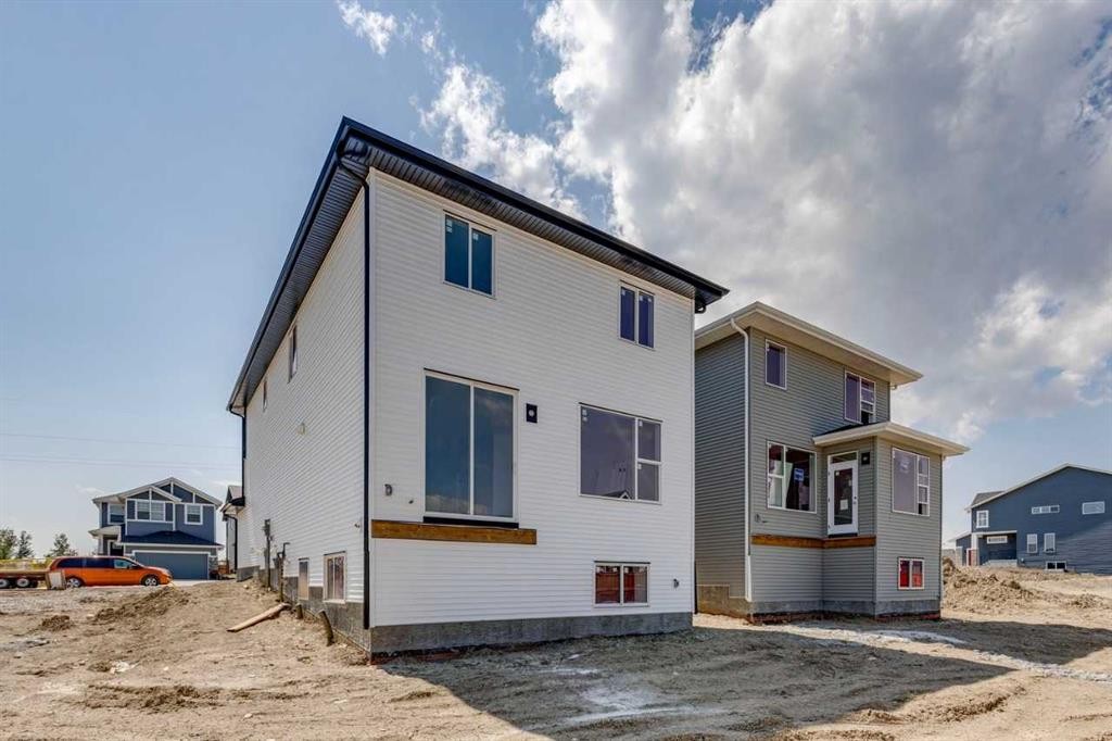 173 Southborough Common, Cochrane, AB - Outdoor