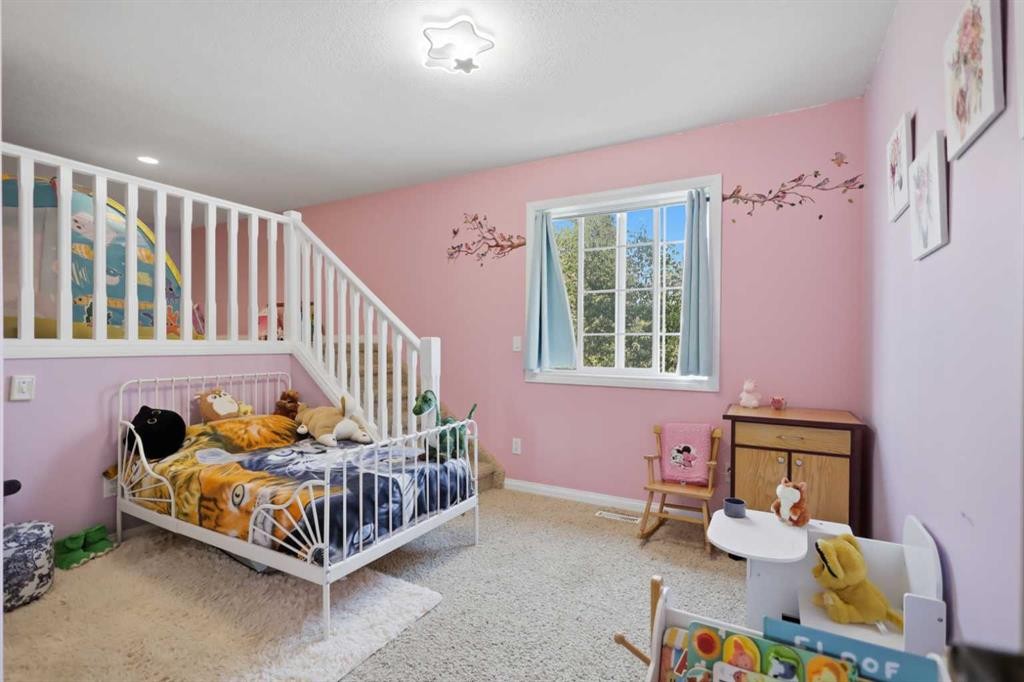 428 6 Avenue, Elnora, AB - Indoor Photo Showing Bedroom