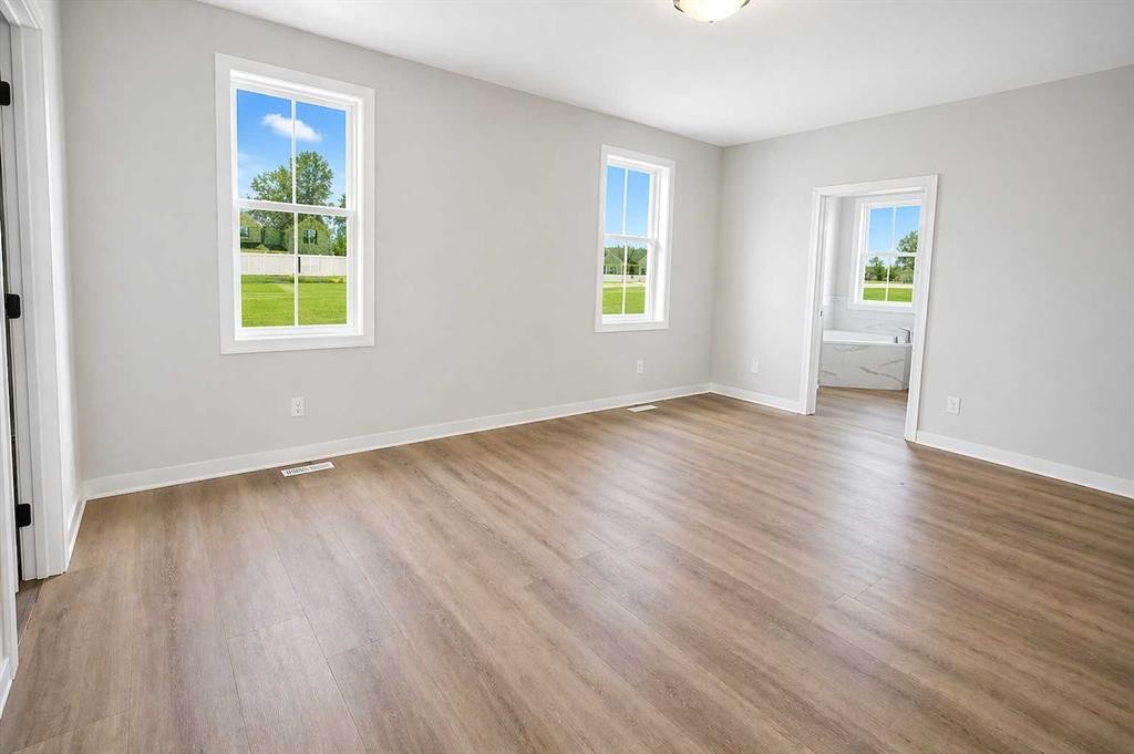 4438 Van Eaton Way, Clive, AB - Indoor Photo Showing Other Room