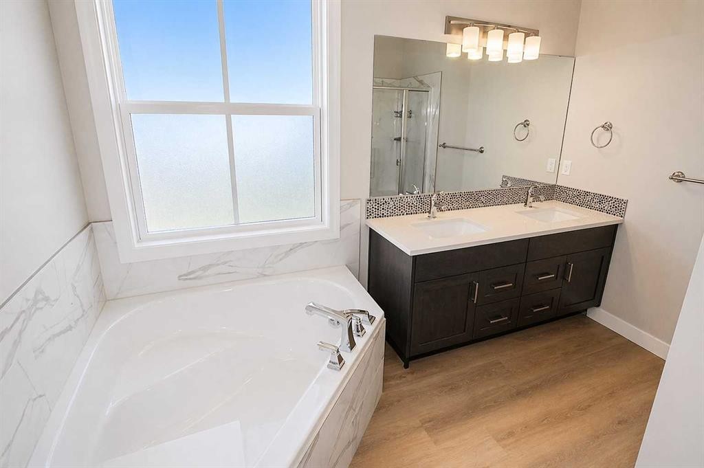 4438 Van Eaton Way, Clive, AB - Indoor Photo Showing Bathroom