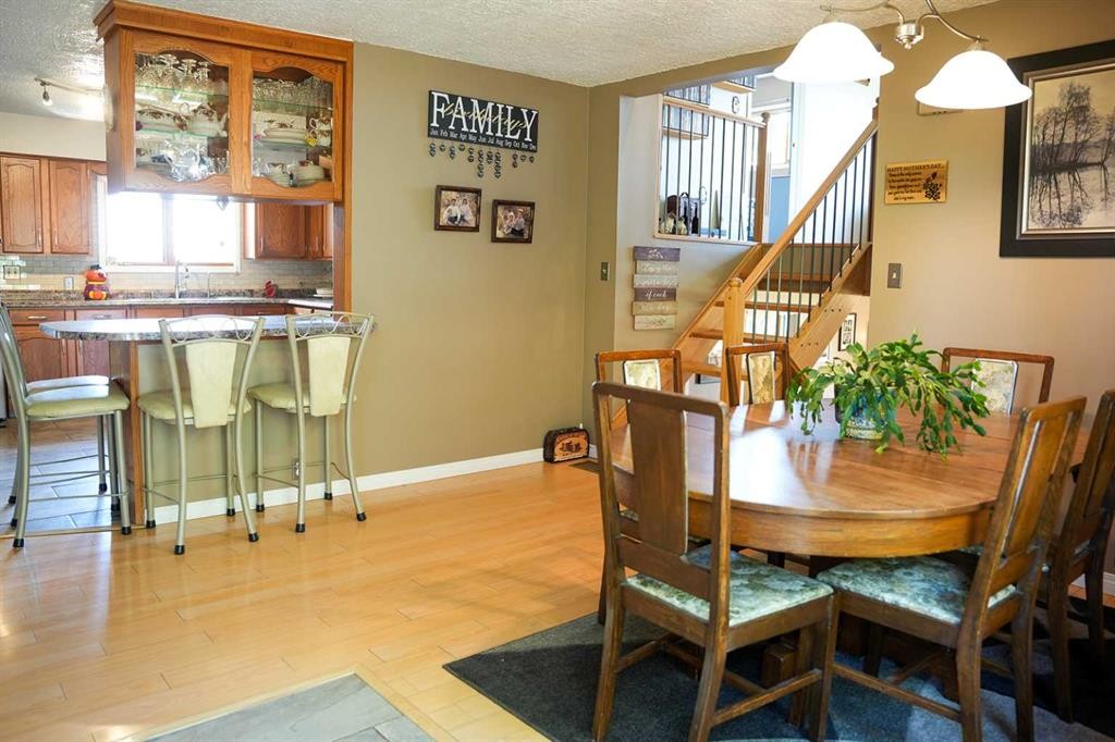 43081 Rng Rd 95A, Hardisty, AB - Indoor Photo Showing Dining Room