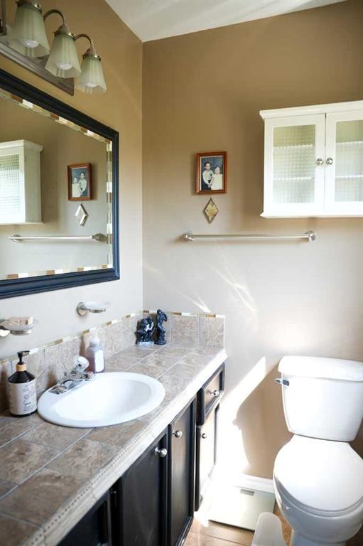 43081 Rng Rd 95A, Hardisty, AB - Indoor Photo Showing Bathroom
